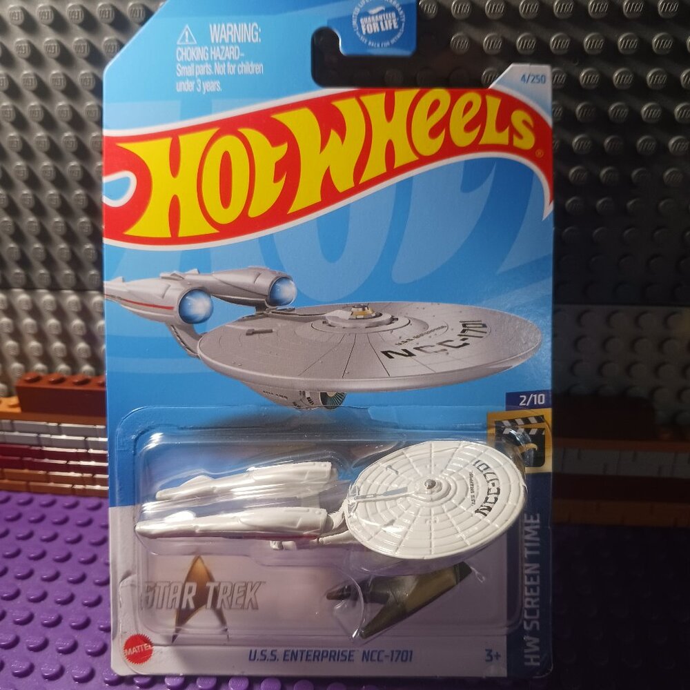 2021 Hot Wheels HW Screen Time 2/10 Star Trek U.S.S. Enterprise NCC-1